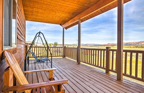 Hatch Haus | Rustic Bryce Canyon Home with Deck on Sevier River!