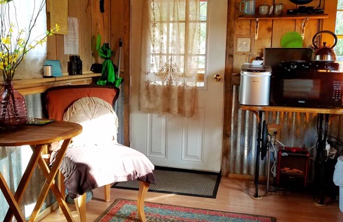 Troy Kabine | Rustikales Bunkhouse am Kootenai River