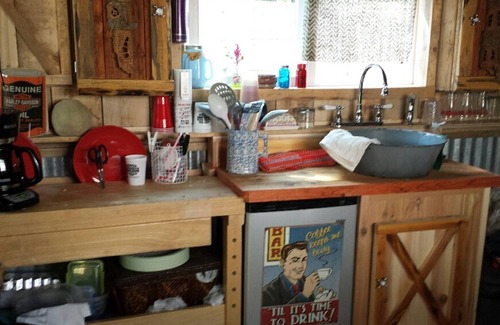 Troy Kabine | Rustikales Bunkhouse am Kootenai River