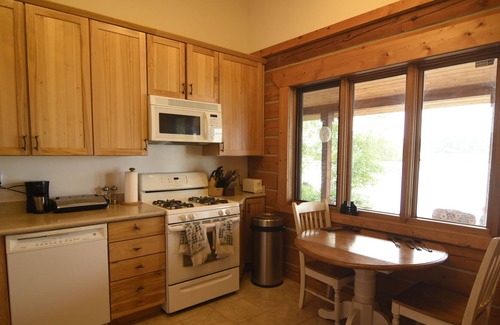 Bigfork Kabine | Rustikale Kabine auf dem Fluss zu Get-A-Way von ihm Alle!