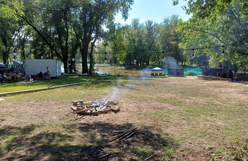Welch Wohnmobilvermietung | Rustic campground in charming Welch with WiFi access