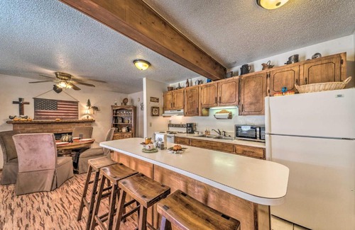 Cloudcroft Haus | Rustic Cloudcroft Cabin with Hot Tub and Fireplace!