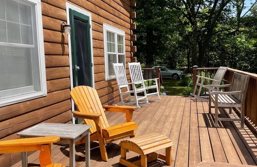 Katama Kabine | Rustic Cozy Log Cabin