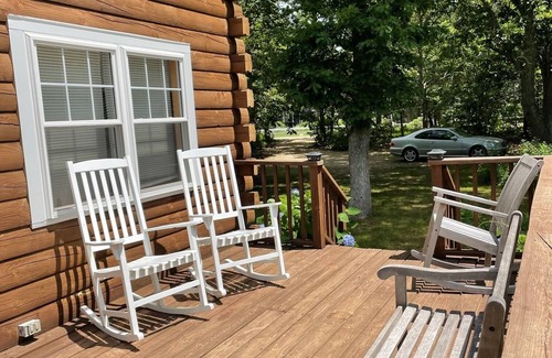 Katama Kabine | Rustic Cozy Log Cabin