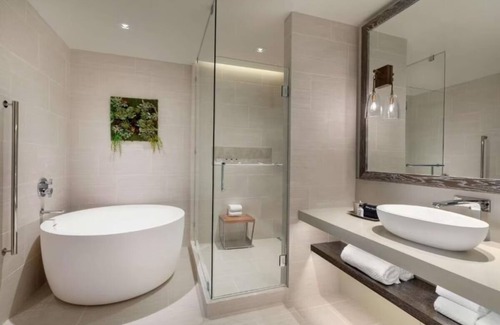 Moab Hotel | Rustic Elegance in Moab's Breathtaking Landscape! Unit w/ Pool & Mountain Views