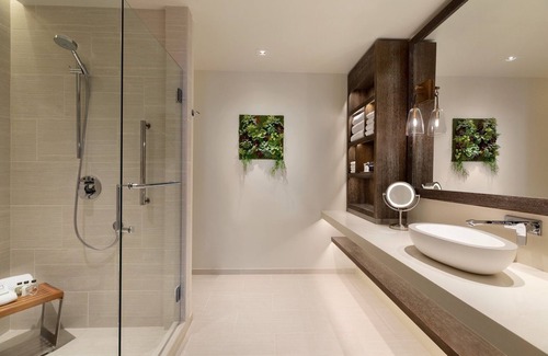 Moab Hotel | Rustic Elegance in Moab's Breathtaking Landscape! Unit w/ Pool & Mountain Views