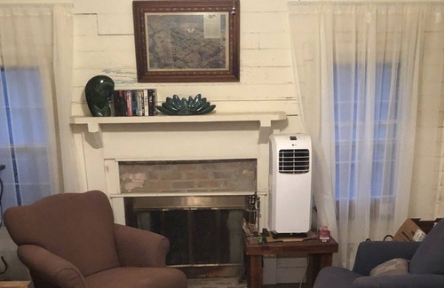 Toombs County Haus | Rustic Farmhouse at Chandler Lodge