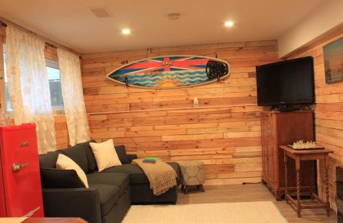 Ucluelet Haus | Rustic Guest Suite