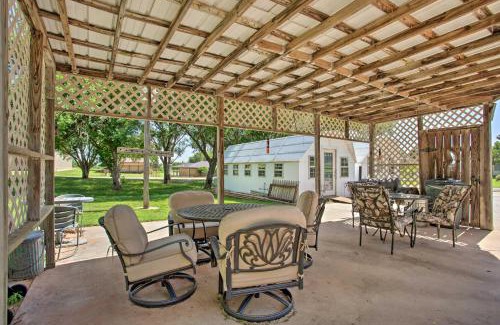 Custer County Haus | Rustic Home with Patio, 1 Mi to Sunset Beach!