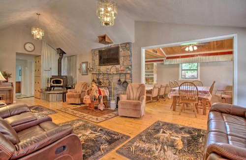 Custer County Haus | Rustic Home with Patio, 1 Mi to Sunset Beach!