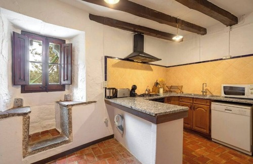 Pins Haus | Rustic house in a private estate in Vilopriu. Pool