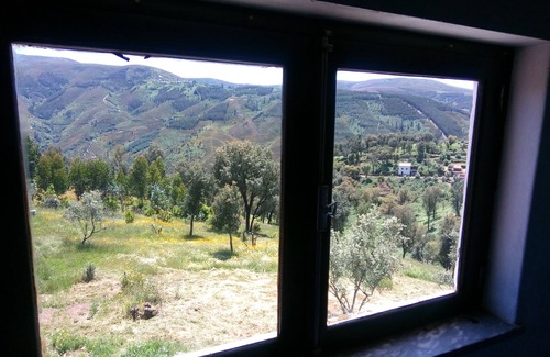 Gois Haus | Rustic house in a small village with amazing views