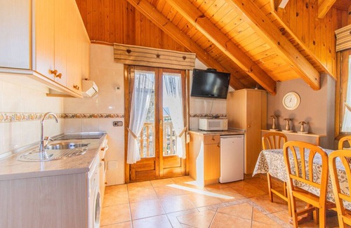Senegue Haus | Rustic House in the Pyrenees, ideal for families