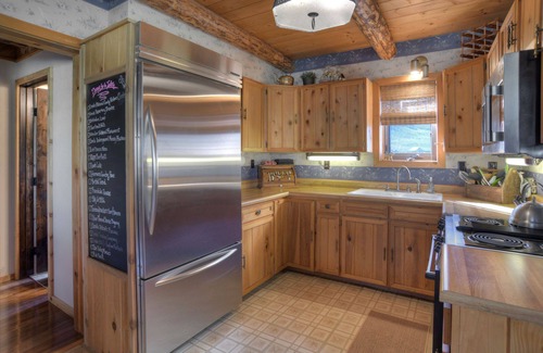 Creede Haus | Rustic Log Cabin - Close to Creede - Picturesque Views