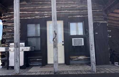 Sundance Kabine | Rustikales Blockhaus in den wunderschönen Wyoming Black Hills!
