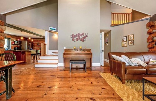 Blacksburg Haus | Rustic log cabin with modern comforts, scenic views, and cozy spaces for the perfect getaway.