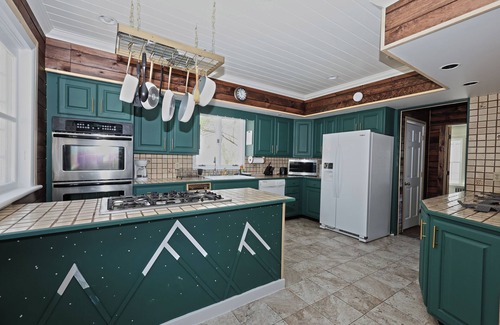 Haines Falls Skihütte | Rustic Log with Pool Game room Amazing koi pound just mins from Hunter Mountain