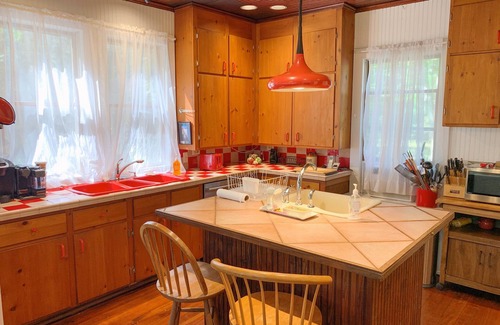 Mattituck Haus | Rustic Mattituck Waterfront Home w/ Pool & Private Dock