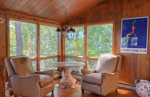 Mattituck Haus | Rustic Mattituck Waterfront Home w/ Pool & Private Dock
