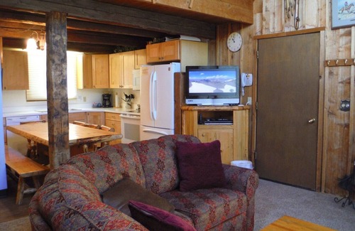 Whitefish Kabine | Rustikales mehrstöckiges 3-Schlafzimmer, 2 und ein halbes Bad