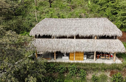 Mercedes Skihütte | Rustic Ranch in the Paradise