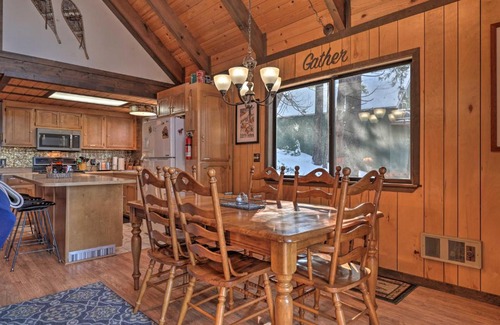 Arnold Haus | Rustic Retreat - Hideout with Community Perks