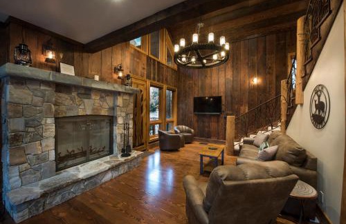 North Wawona Haus | Rustic Retreat