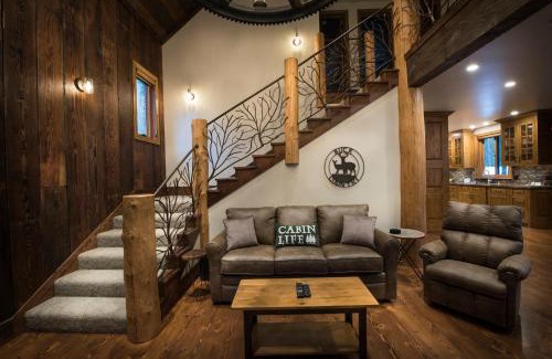 North Wawona Haus | Rustic Retreat