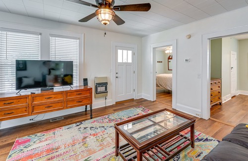 Belhaven Haus | Rustic River Bungalow - Steps to Downtown Belhaven