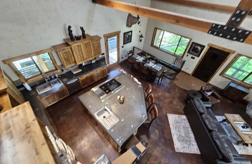 Price Haus | Rustic Riverside Ranch Getaway