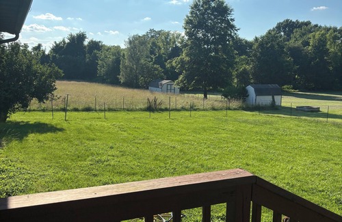 Urbana Haus | Rustic Roost Retreat, petfriendly, small town, lake river conservation area near