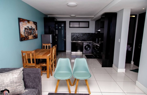 Windhoek Central Wohnung | Rustic Ruby Central@ 77 Independence
