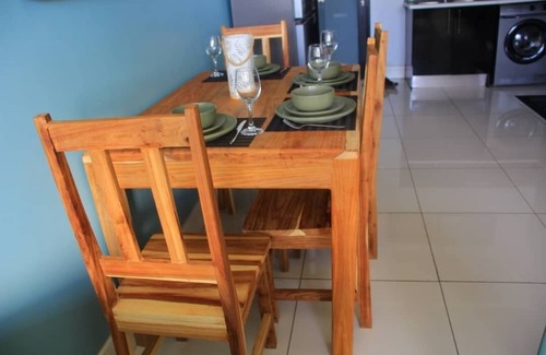 Windhoek Central Wohnung | Rustic Ruby Central@ 77 Independence