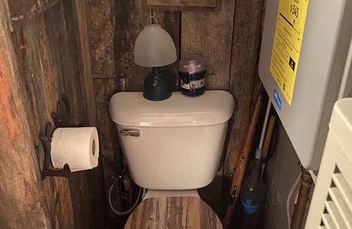 Newcastle Kabine | Rustic Small Cabin in the Black Hills of Wy. Snowmobile right out the drive!