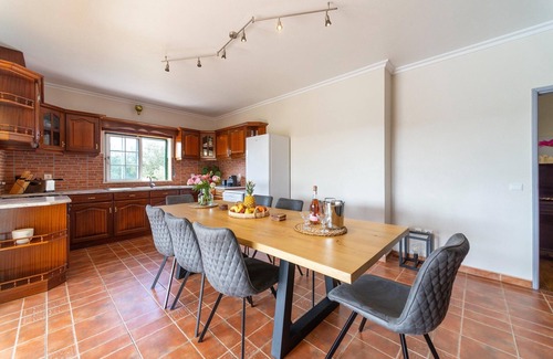 Camparca Haus | Attraktives Haus in Netos-Almagreira mit Gemeinschaftspool