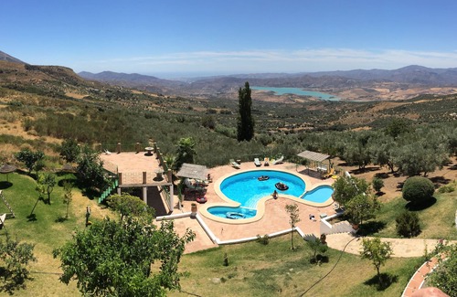 Periana Haus | Rustikale spanische Villa mit Panoramablick auf die Berge