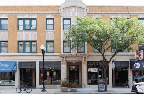 Ravenswood Haus | ✨Rustic Studio Apartment Heart of Lincoln Square✨