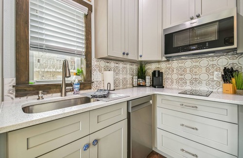 Dunedin Haus | Rustic Tiny Home on Pinellas Trail w/ Heated Pool