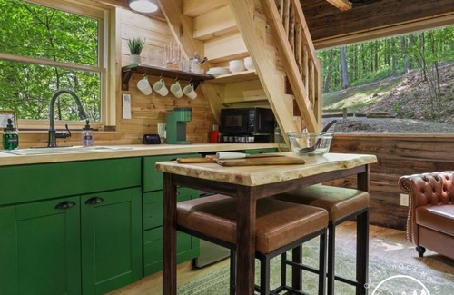 Logan Haus | Rustic Treehouse Oasis in Hocking Hills -Adventure Awaits
