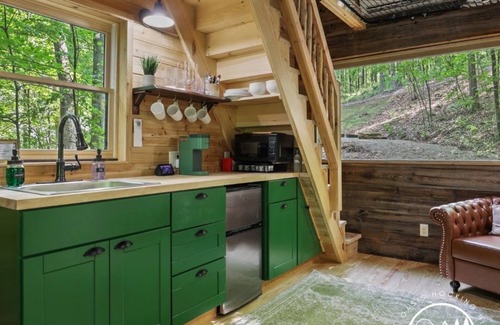 Logan Haus | Rustic Treehouse Oasis in Hocking Hills -Adventure Awaits