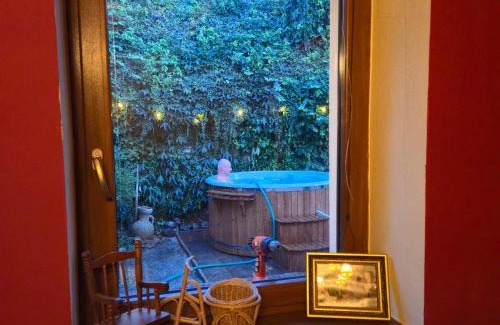 Dubova Haus | Rustikálny vinohradnícky dom s kaďou