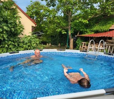 Dubova Haus | Rustikálny vinohradnícky dom s kaďou