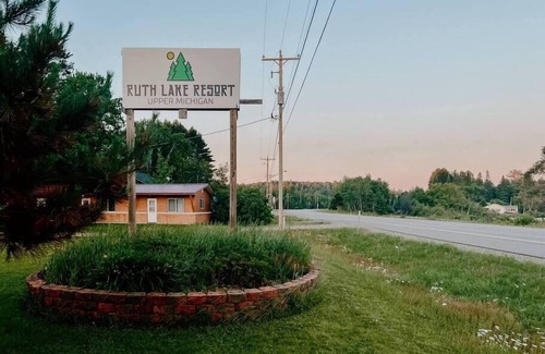 Michigamme Kabine | Ruth Lake Resort Motel Room # 6