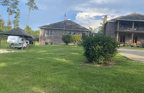 Laurel Haus | RV Living w/Pool @The House on the Hill