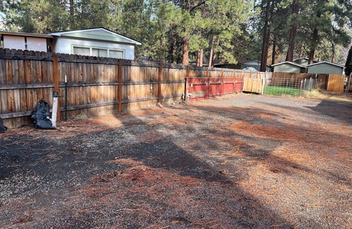 Southwest Bend Wohnmobilvermietung | RV Parking in Bend, near Mt Bachelor and amenities