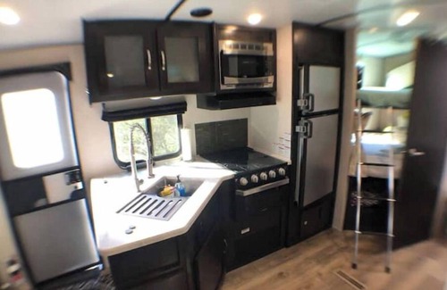 Fire Mountain Haus | RV with a view, private/1 mile to beautiful beach