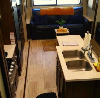 Cave Junction Haus | Rv42 With Large Deck On A Creek