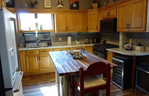 Superior Haus | Ein klassisches Haus und eine Sauna mit hervorragender Ausstattung stehen für Ihren Besuch bereit.