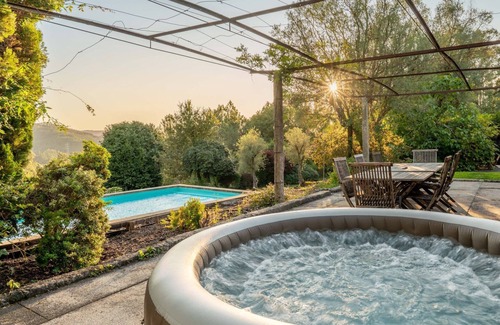 Ponte de Lima Wohnung | São Julião Retreat | Pool, Jacuzzi & Garden Escape