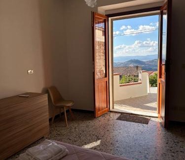 Sarule Haus | S Istentu